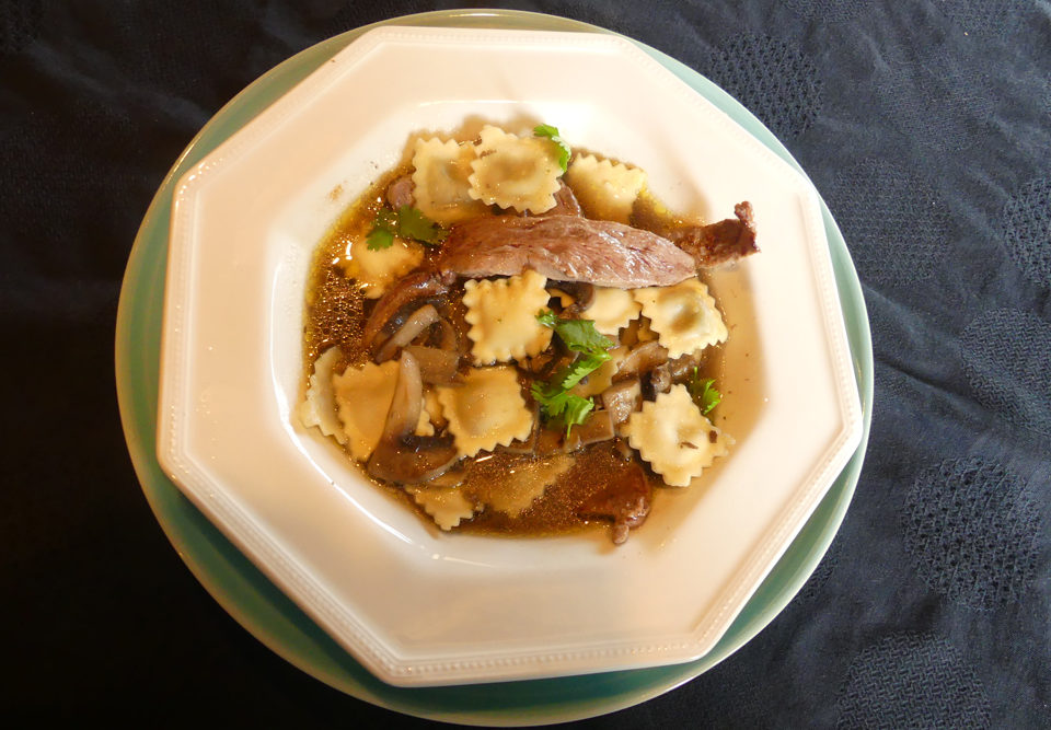 Bouillon champignon et ravioles aux cèpes