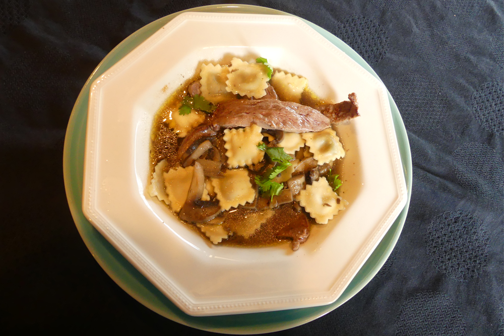 Bouillon champignon et ravioles aux cèpes